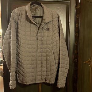 The North Face Men's Light Gray Puffer Jacket